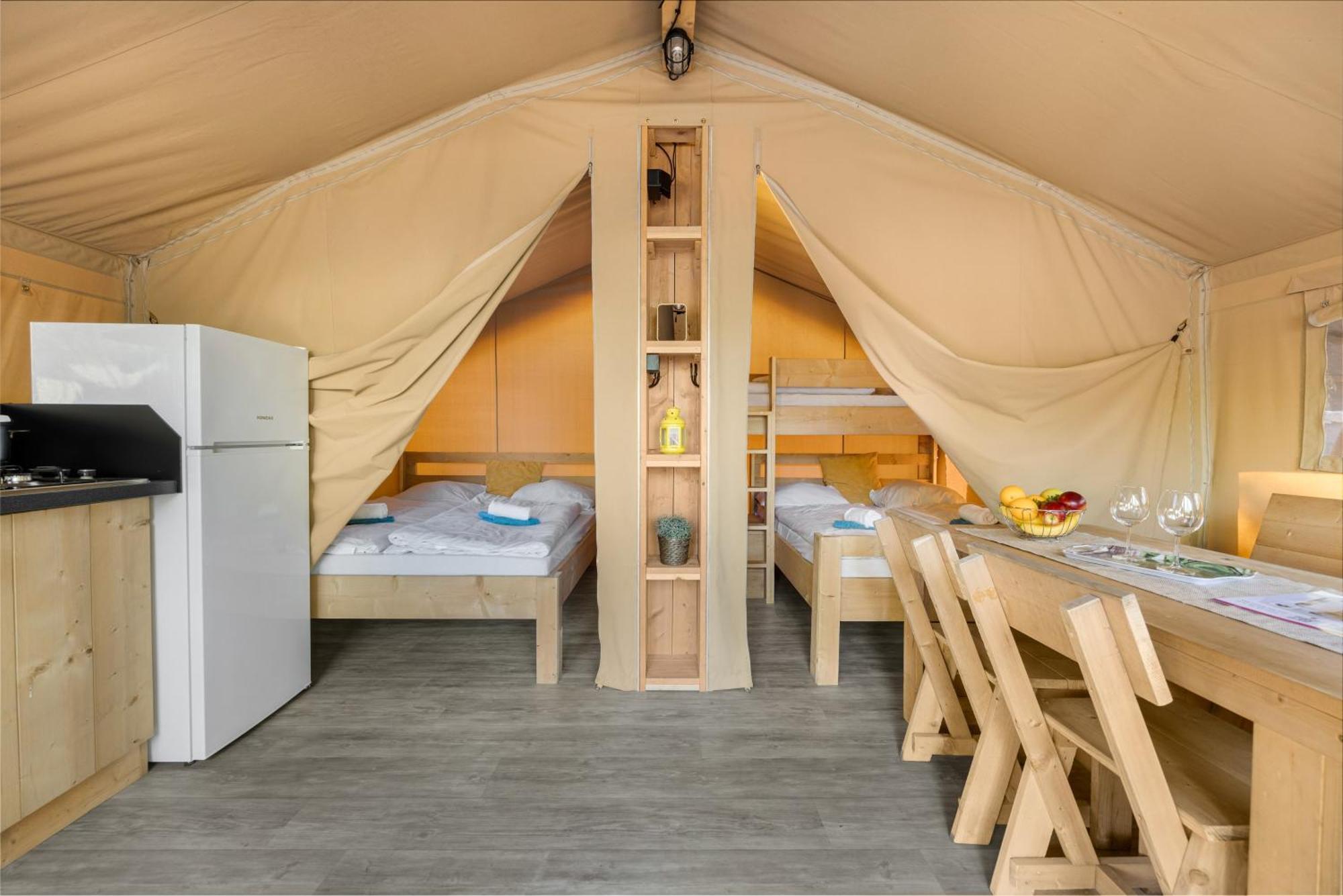 Easyatent Camping Stella Maris ウマグ 部屋 写真