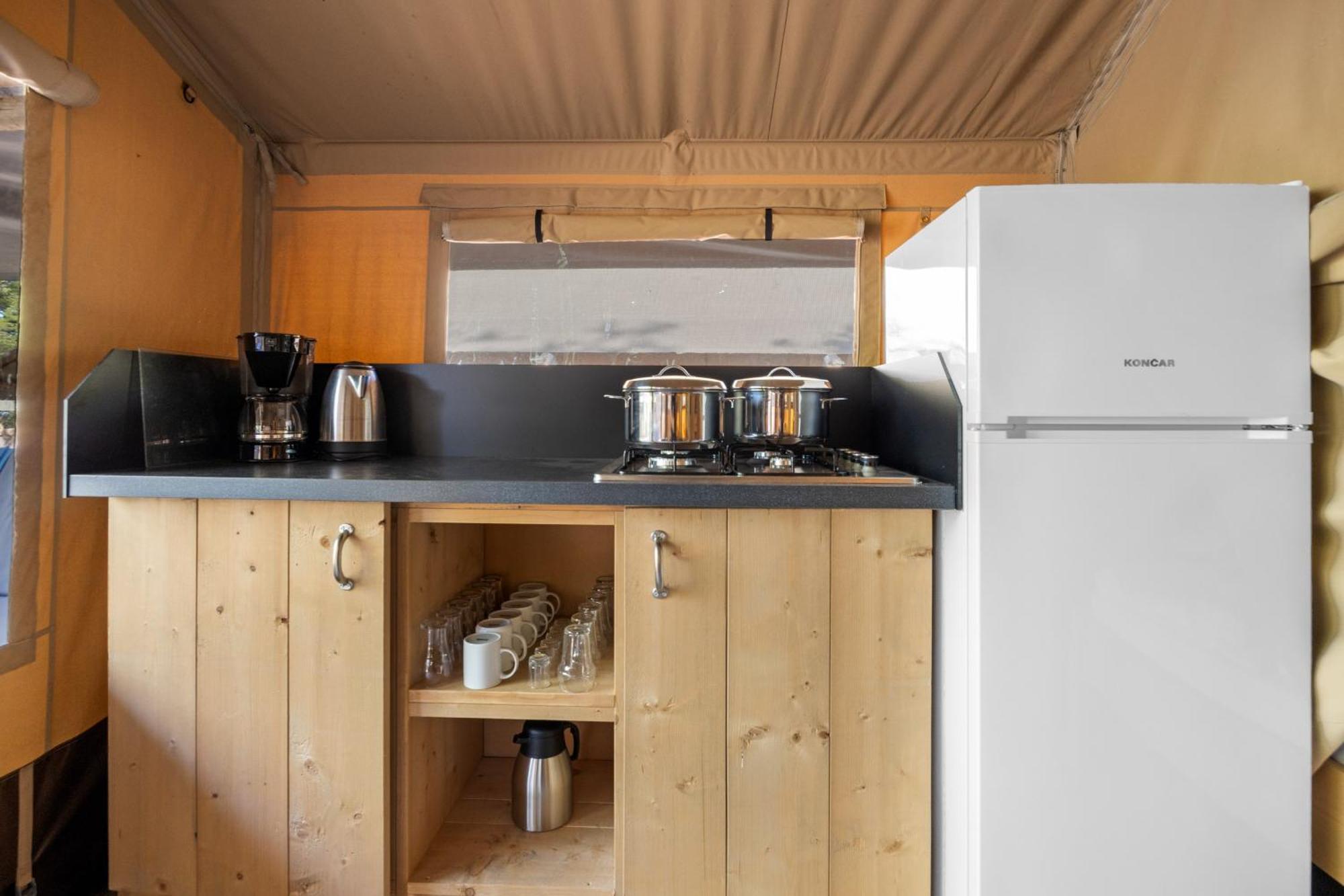 Easyatent Camping Stella Maris ウマグ 部屋 写真